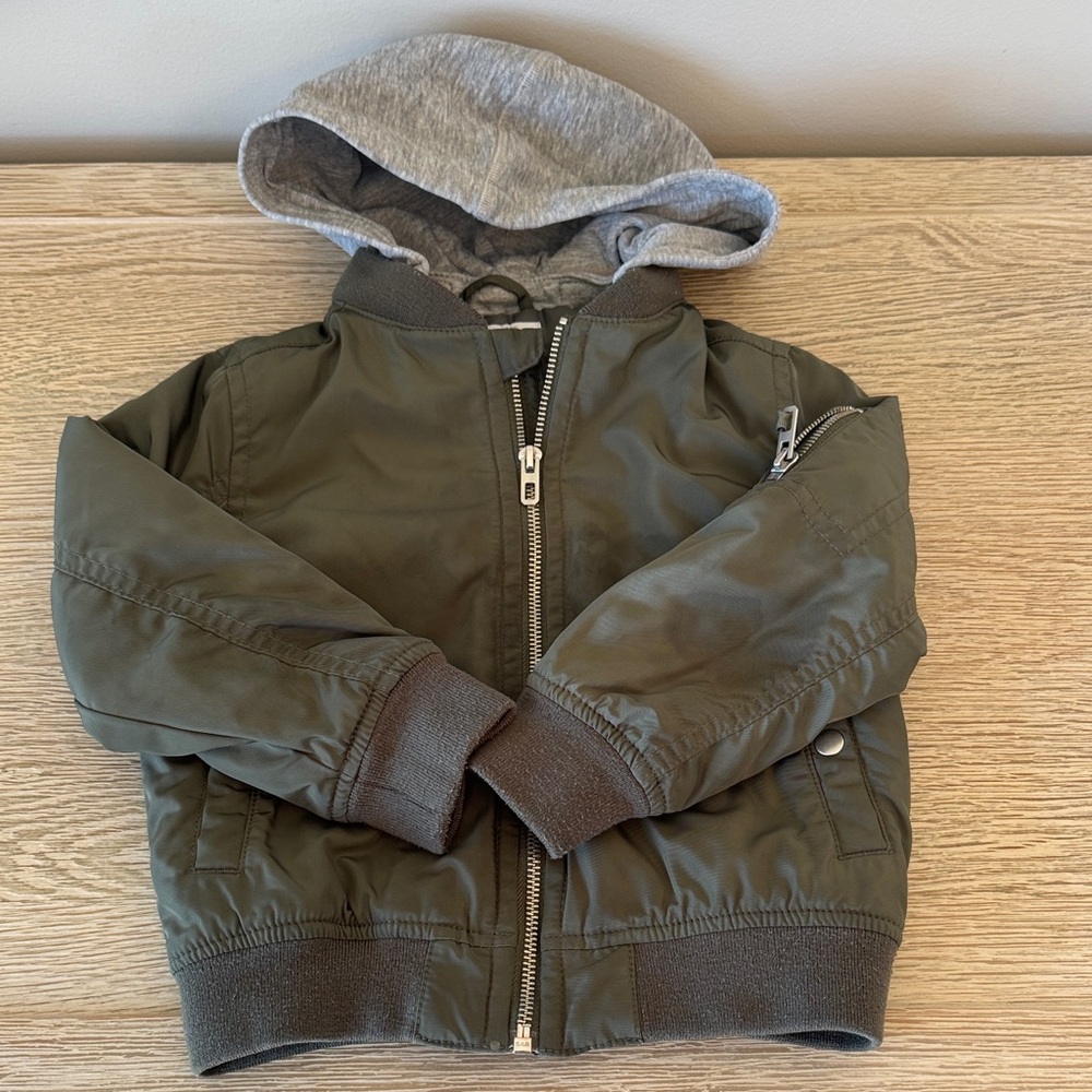 H&M Kids Hooded Bomber Jacket in Olive Green - 3/4 T